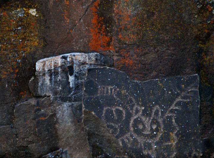 Petroglyph 2521a.jpg